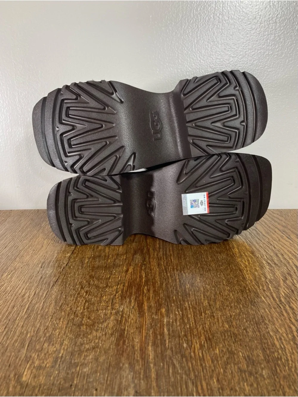 New Ugg New Heights Platform Chunky Sandal Women’s Size 8.5 Black - Picture 7 of 8